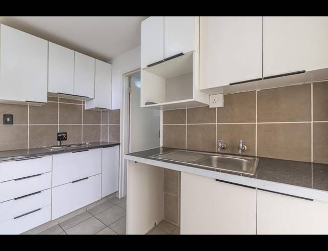 2 BEDROOM APARTMENT FOR SALE IN SCOTTSVILLE
